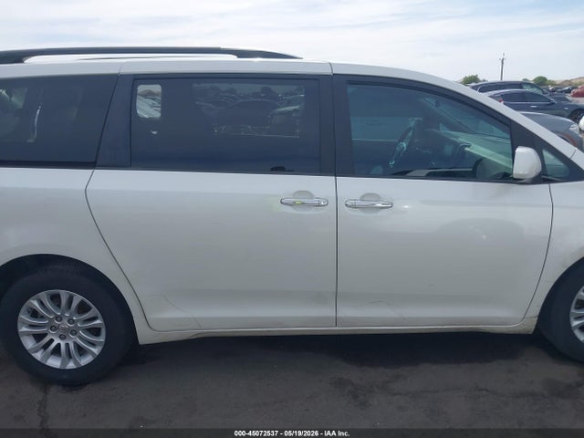 Продажа на аукционе авто 2015 Toyota Sienna Xle 8 Passenger, vin: 5TDYK3DC6FS672167, номер лота: 45072537