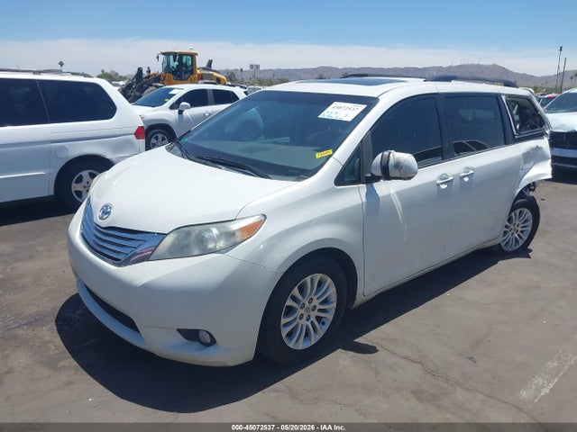 Продажа на аукционе авто 2015 Toyota Sienna Xle 8 Passenger, vin: 5TDYK3DC6FS672167, номер лота: 45072537