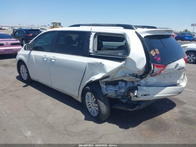 Продажа на аукционе авто 2015 Toyota Sienna Xle 8 Passenger, vin: 5TDYK3DC6FS672167, номер лота: 45072537