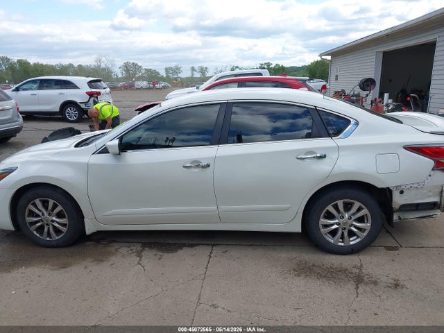 Nissan Altima 2.5 S 2015 1N4AL3AP1FC122050 Image 15