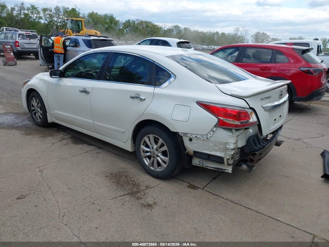 Nissan Altima 2.5 S 2015 1N4AL3AP1FC122050 Image 3