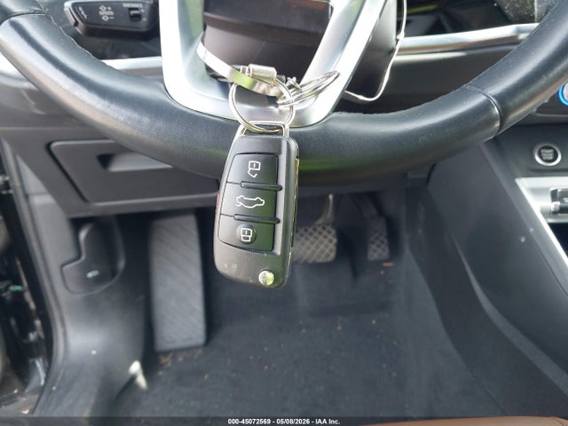 2021 Audi Q3 Premium Plus 45 Tfsi S Line Quattro Tiptronic მანქანა იყიდება აუქციონზე, vin: WA1EECF37M1055372, აუქციონის ნომერი: 45072569