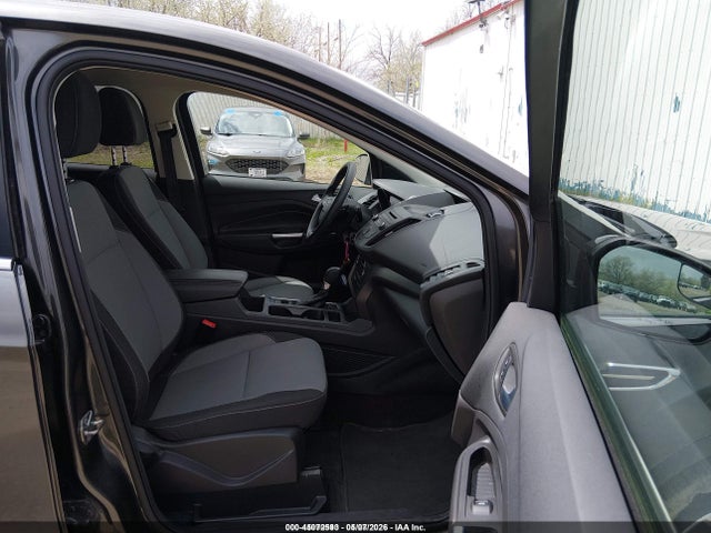 45072593 :رقم المزاد ، 1FMCU9GD8HUE50221 vin ، 2017 Ford Escape Se مزاد بيع