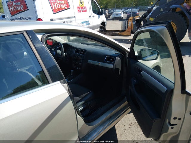 Продаж на аукціоні авто 2013 Volkswagen Jetta 2.5l Se, vin: 3VWDP7AJ2DM215201, номер лоту: 45072687