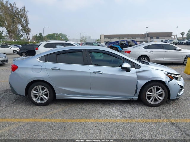 1G1BE5SM6H7130058 Chevrolet Cruze Lt Auto
