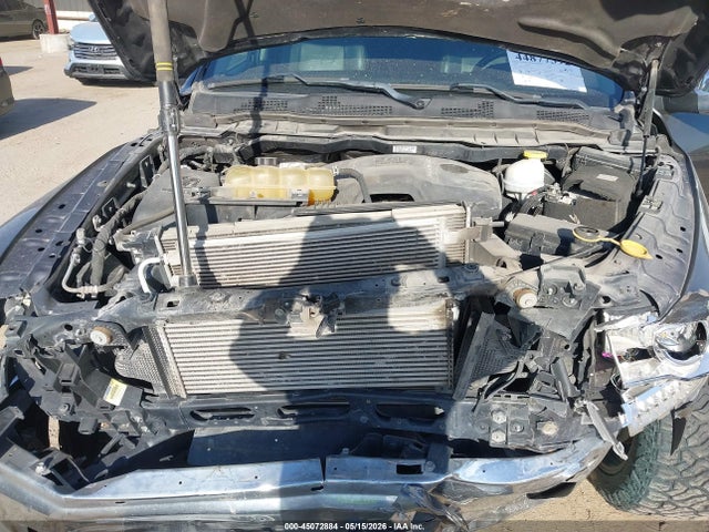 45072884 :رقم المزاد ، 1C6RR7NM1JS246652 vin ، 2018 Ram 1500 Laramie  4x4 5'7 Box مزاد بيع