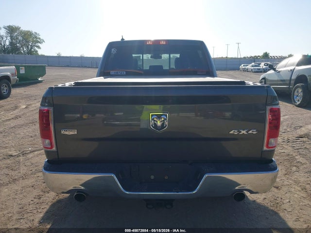 45072884 :رقم المزاد ، 1C6RR7NM1JS246652 vin ، 2018 Ram 1500 Laramie  4x4 5'7 Box مزاد بيع