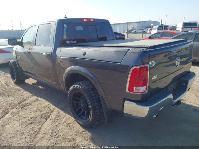 45072884 :رقم المزاد ، 1C6RR7NM1JS246652 vin ، 2018 Ram 1500 Laramie  4x4 5'7 Box مزاد بيع