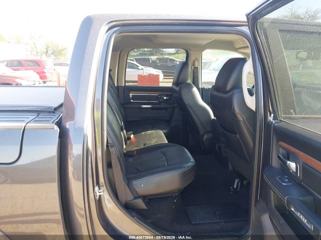 45072884 :رقم المزاد ، 1C6RR7NM1JS246652 vin ، 2018 Ram 1500 Laramie  4x4 5'7 Box مزاد بيع