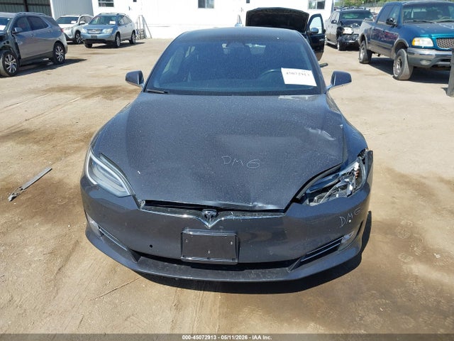 45072913 :رقم المزاد ، 5YJSA1E22KF347601 vin ، 2019 Tesla Model S 100d/75d/long Range/standard Range مزاد بيع