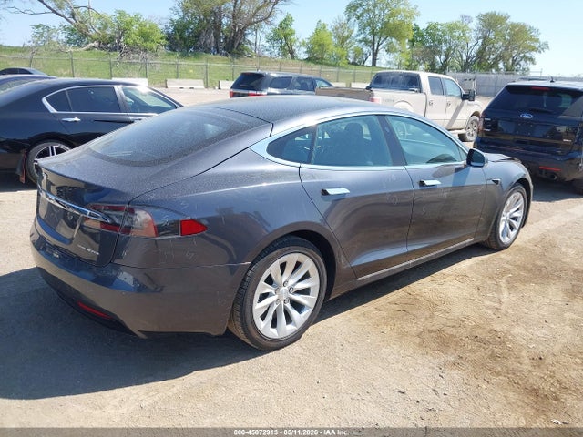 45072913 :رقم المزاد ، 5YJSA1E22KF347601 vin ، 2019 Tesla Model S 100d/75d/long Range/standard Range مزاد بيع