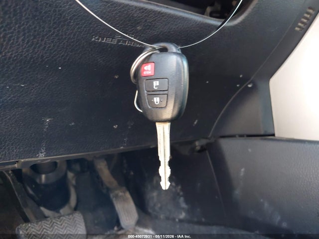Продажа на аукционе авто 2017 Toyota Rav4 Xle, vin: 2T3RFREV2HW604140, номер лота: 45072931