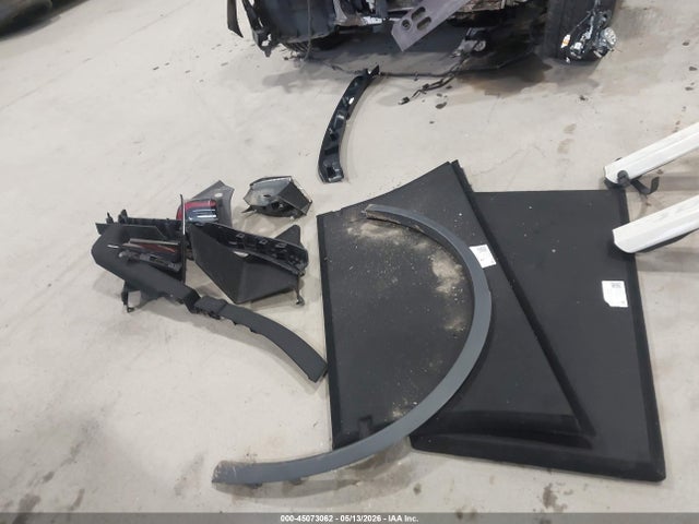 Auction sale of the 2022 Tesla Model Y Long Range Dual Motor All-wheel Drive, vin: 7SAYGDEE8NF438867, lot number: 45073062