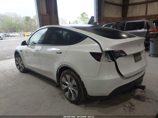 Auction sale of the 2022 Tesla Model Y Long Range Dual Motor All-wheel Drive, vin: 7SAYGDEE8NF438867, lot number: 45073062