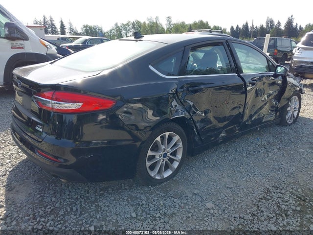 45073103 :رقم المزاد ، 3FA6P0HD4LR136090 vin ، 2020 Ford Fusion Se مزاد بيع