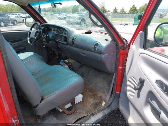 45073109 :رقم المزاد ، 3B6MF3651XM569844 vin ، 1999 Dodge Ram 3500 St مزاد بيع