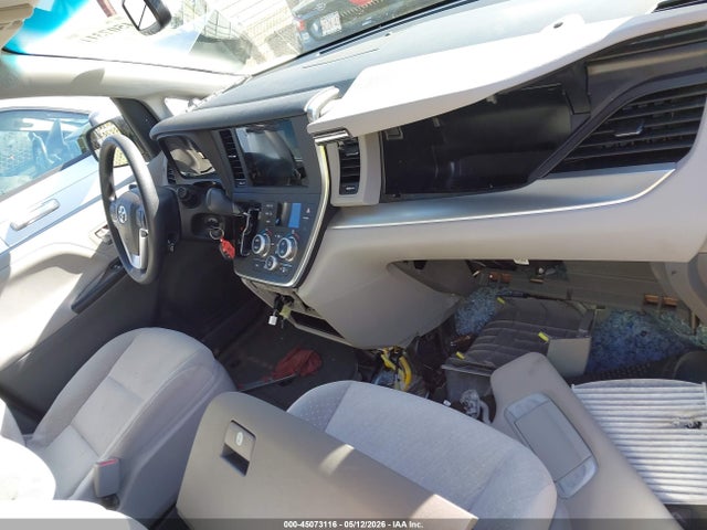 Aukcja sprzedaży 2015 Toyota Sienna Le 8 Passenger, vin: 5TDKK3DC3FS657213, numer aukcji: 45073116