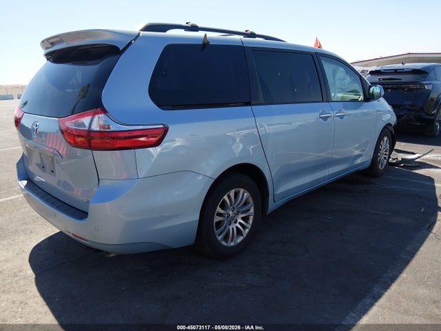 5TDYZ3DC1HS882853 Toyota Sienna Xle 8 Passenger