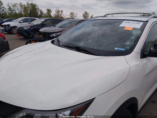 2018 Nissan Rogue Sport Sl მანქანა იყიდება აუქციონზე, vin: JN1BJ1CR6JW205099, აუქციონის ნომერი: 45073246