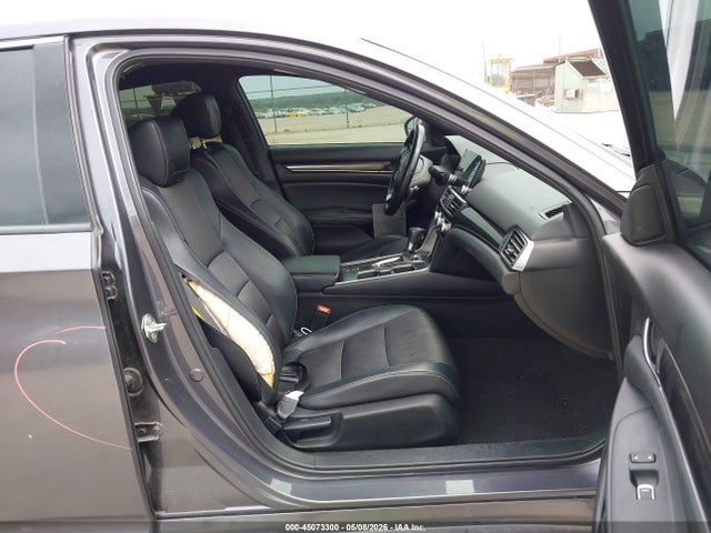 45073300 :رقم المزاد ، 1HGCV1F30JA044907 vin ، 2018 Honda Accord Sport مزاد بيع