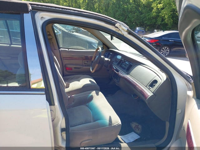 2001 Mercury Grand Marquis Gs მანქანა იყიდება აუქციონზე, vin: 2MEFM74W81X646197, აუქციონის ნომერი: 45073367