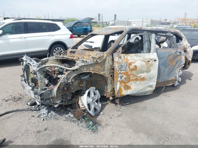 Toyota Highlander Le 2023 5TDKDRBH8PS008813 Image 2