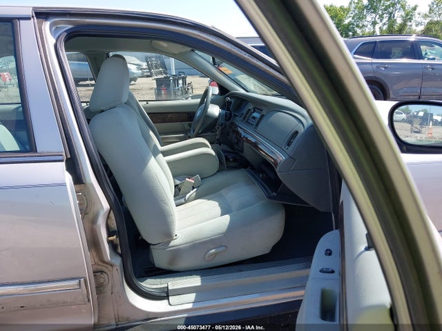 Продажа на аукционе авто 2004 Mercury Grand Marquis Gs, vin: 2MEFM74W04X652595, номер лота: 45073477