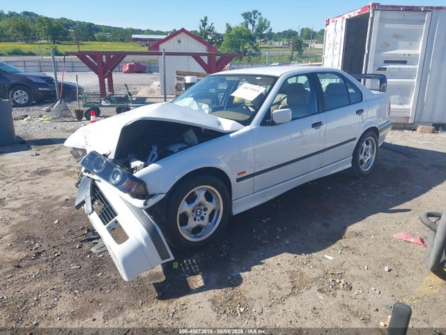 45073515 :رقم المزاد ، WBACD432XWAV58475 vin ، 1998 Bmw 328i مزاد بيع