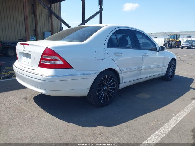 45073518 :رقم المزاد ، WDBRF61J34E017236 vin ، 2004 Mercedes-benz C 240 مزاد بيع