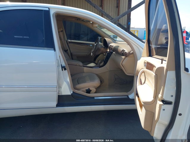 45073518 :رقم المزاد ، WDBRF61J34E017236 vin ، 2004 Mercedes-benz C 240 مزاد بيع