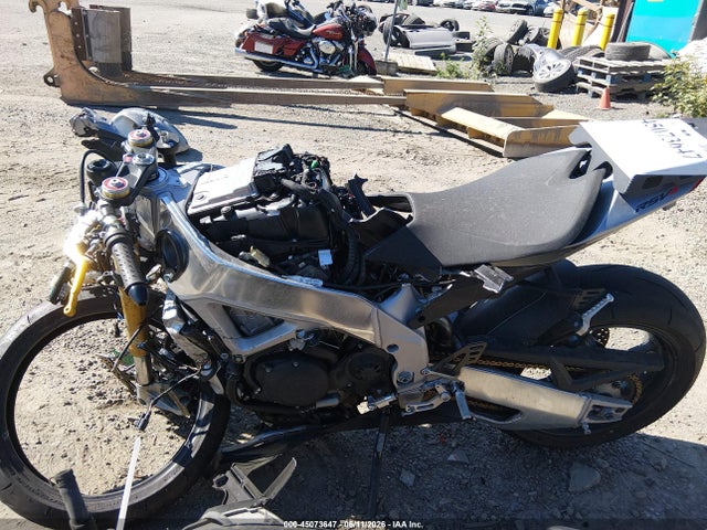 2021 Aprilia Rsv4 1100 მანქანა იყიდება აუქციონზე, vin: ZD4KYUA02MS000040, აუქციონის ნომერი: 45073647