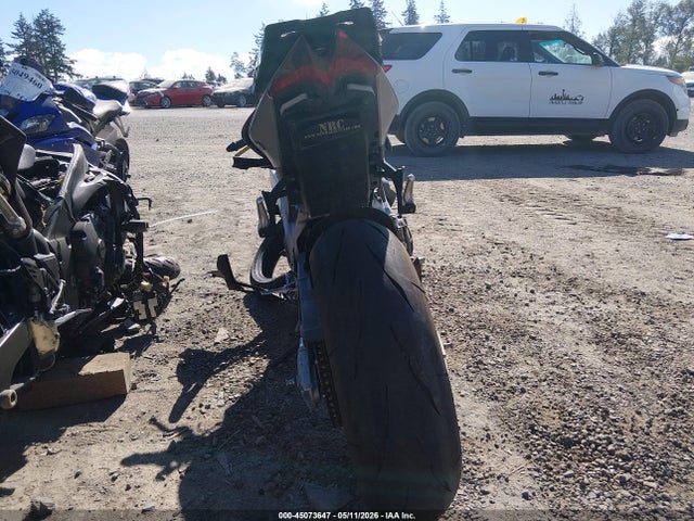 2021 Aprilia Rsv4 1100 მანქანა იყიდება აუქციონზე, vin: ZD4KYUA02MS000040, აუქციონის ნომერი: 45073647