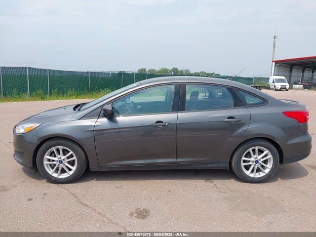 1FADP3F22JL327383 Ford FOCUS SE