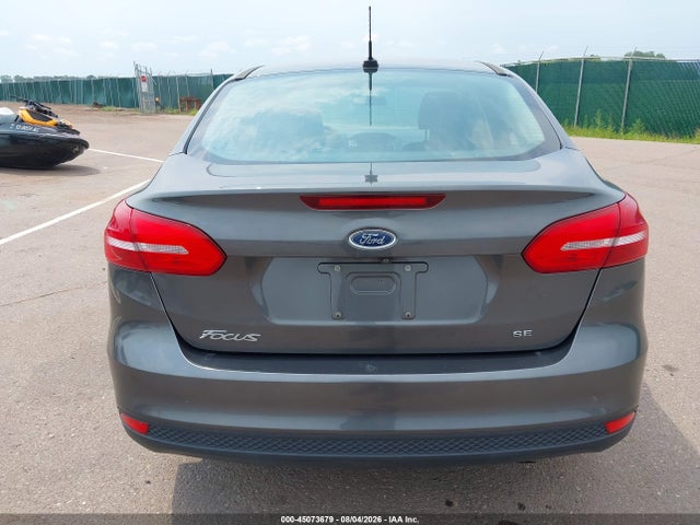 1FADP3F22JL327383 Ford FOCUS SE