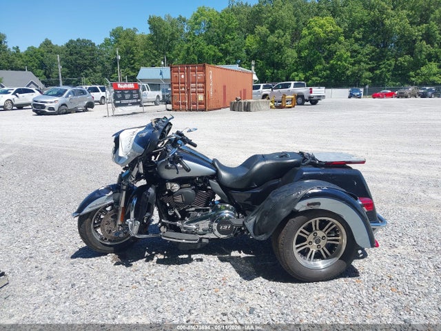Harley-Davidson FLHTCUTG 2019 1HD1MAF17KB860739 Image 14