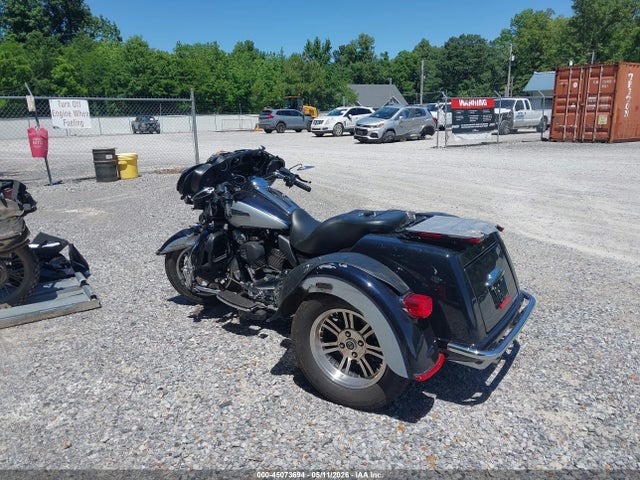 Harley-Davidson FLHTCUTG 2019 1HD1MAF17KB860739 Image 3