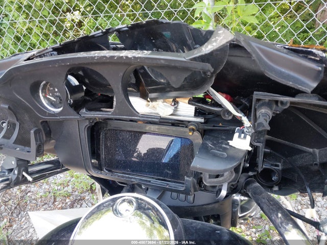 Harley-Davidson FLHTCUTG 2019 1HD1MAF17KB860739 Image 7