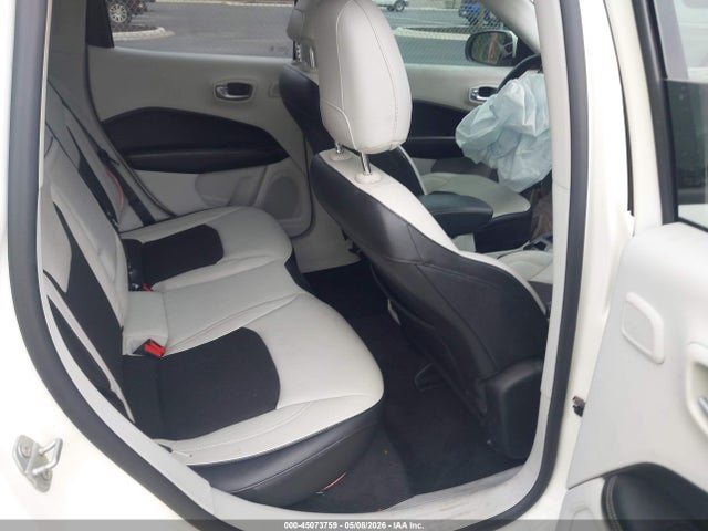 45073759 :رقم المزاد ، 3C4NJDBBXJT169729 vin ، 2018 Jeep Compass Latitude 4x4 مزاد بيع