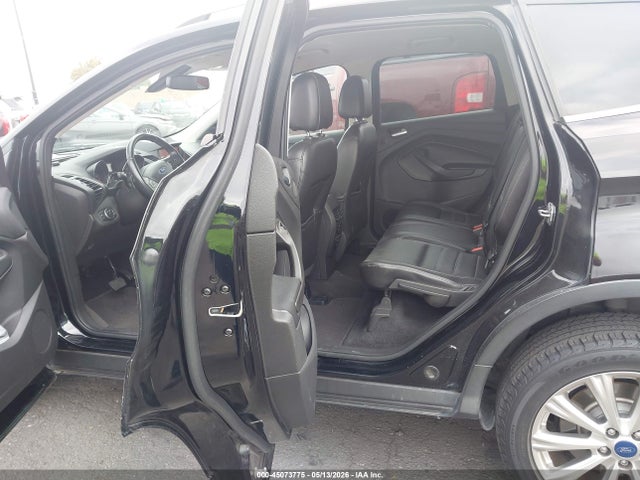 1FMCU0JD2HUA94627 Ford Escape Titanium