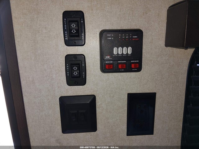 Продажа на аукционе авто 2018 Jayco Rocky Mountain, vin: 1UJBJ0BRXJ75X0632, номер лота: 45073788
