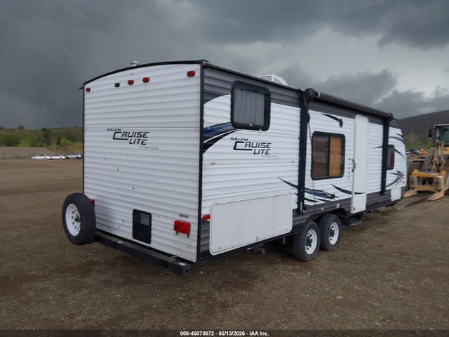 45073872 :رقم المزاد ، 4X4TSMB29H7411035 vin ، 2017 Salem Cruise Lite مزاد بيع