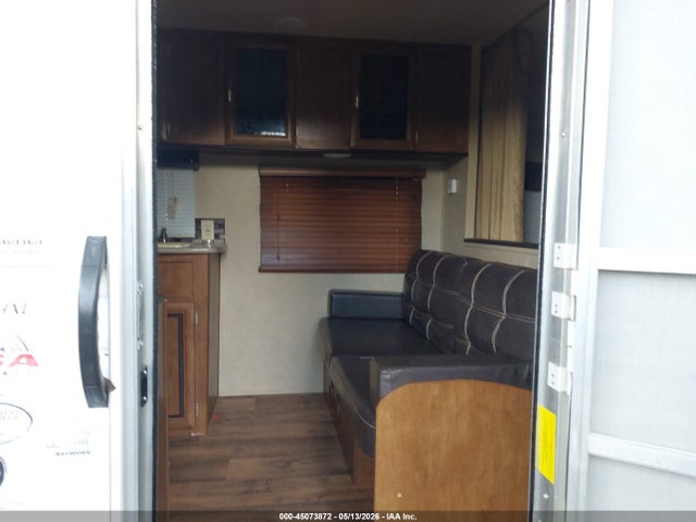 45073872 :رقم المزاد ، 4X4TSMB29H7411035 vin ، 2017 Salem Cruise Lite مزاد بيع
