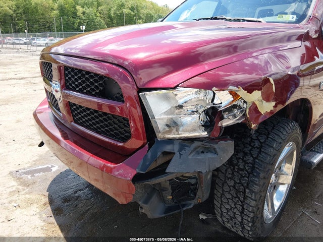 45073875 :رقم المزاد ، 1C6RR7FT3JS189585 vin ، 2018 Ram 1500 Express  4x4 6'4 Box مزاد بيع