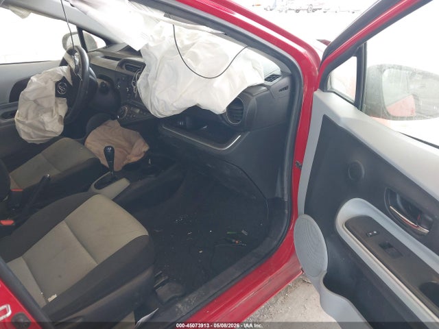 JTDKDTB3XE1567730 Toyota Prius C Three