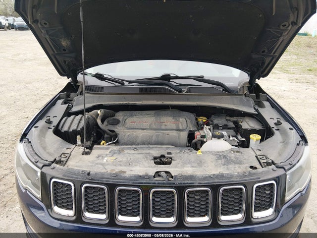 45073918 :رقم المزاد ، 3C4NJDAB1JT392274 vin ، 2018 Jeep Compass Sport 4x4 مزاد بيع
