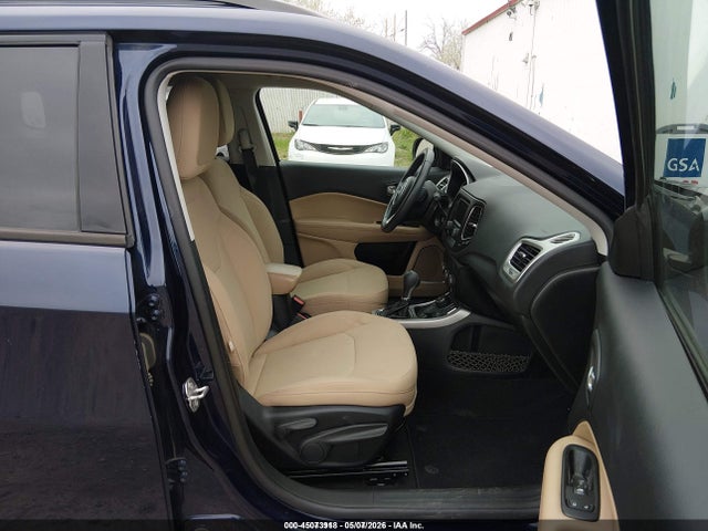 45073918 :رقم المزاد ، 3C4NJDAB1JT392274 vin ، 2018 Jeep Compass Sport 4x4 مزاد بيع