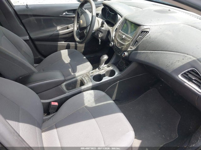45073923 :رقم المزاد ، 1G1BE5SM9J7239880 vin ، 2018 Chevrolet Cruze Lt Auto مزاد بيع