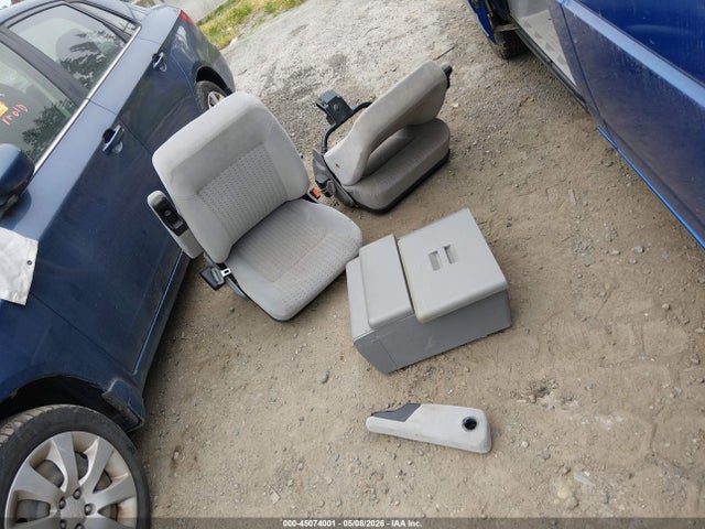Продаж на аукціоні авто 2001 Volkswagen Eurovan Mv, vin: WV2NB47001H040001, номер лоту: 45074001