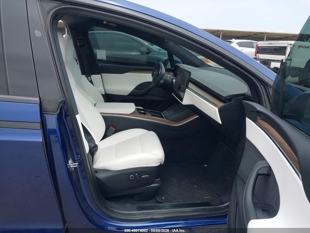 45074002 :رقم المزاد ، 7SAXCBE57PF381740 vin ، 2023 Tesla Model X Dual Motor All-wheel Drive/standard Range مزاد بيع