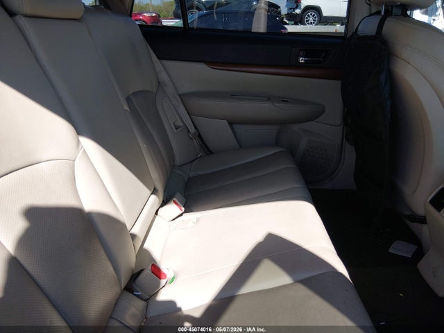 45074016 :رقم المزاد ، 4S4BRBLC2E3245299 vin ، 2014 Subaru Outback 2.5i Limited مزاد بيع